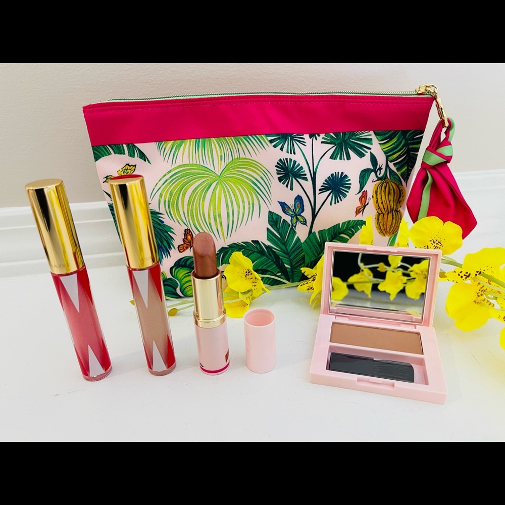 Estée Lauder makeup goodies